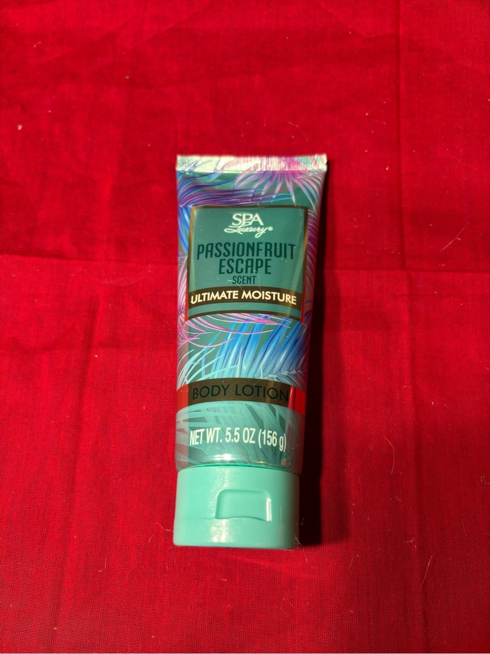New SPA Luxury Therapy Passionfruit Escape Body Lotion - Teal Tube
